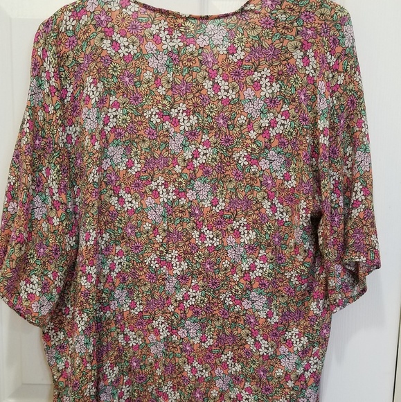 SOLD: Lularoe Bianka kimono - Picture 2 of 5